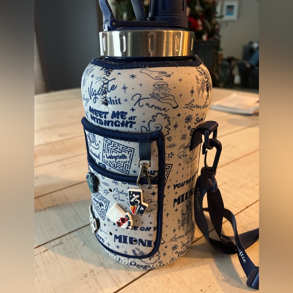 Juggy Water Jug- Taylor Midnight Special Edition. 74oz New Never used.  No box.